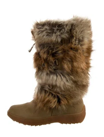 Pre-owned Oscar Sport Fur Boots In Neutral