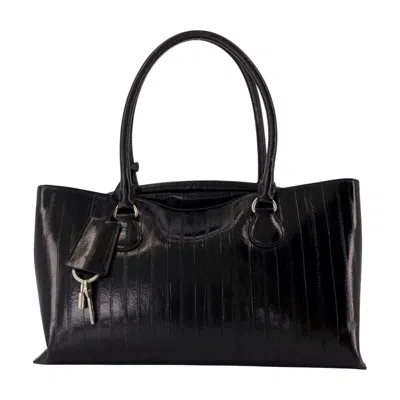 Osoi Shell Brot Shoulder Bag In Black