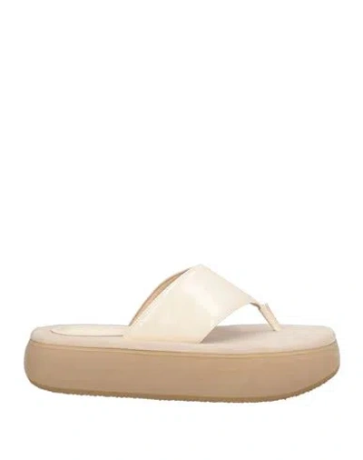 Osoi Woman Thong Sandal Ivory Size 8 Goat Skin In White
