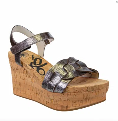 OTBT WOMEN'S CHARLESTON WEDGE SANDALS IN SILVER