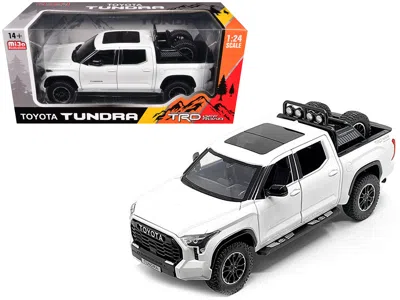 Other 2023 Toyota Tundra Trd 4x4 Pickup Truck White Metallic With Sunroof And Wheel Rack 1/24 Diecast Mode