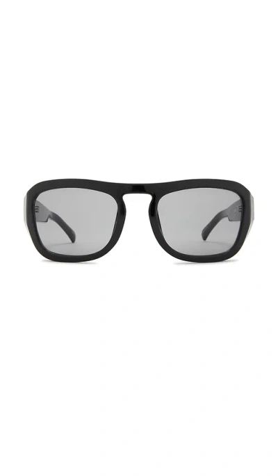 Otra Charis Sunglasses In Black