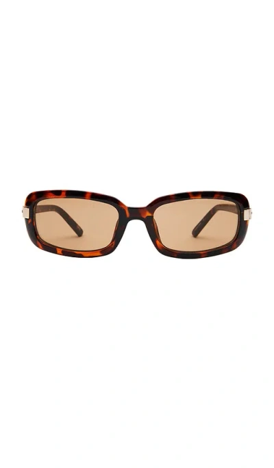 Otra Delilah Sunglasses In Brown