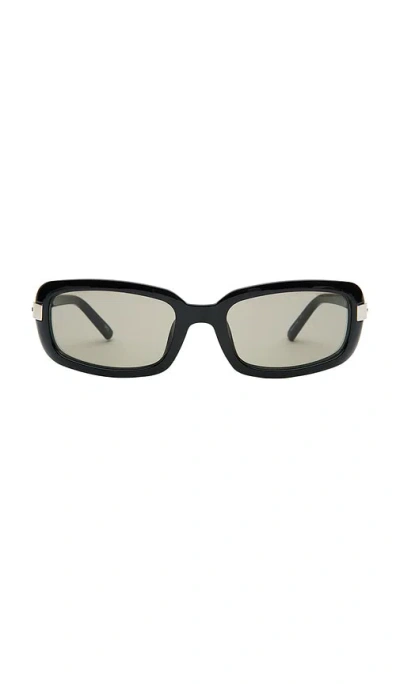 Otra Delilah Sunglasses In Black