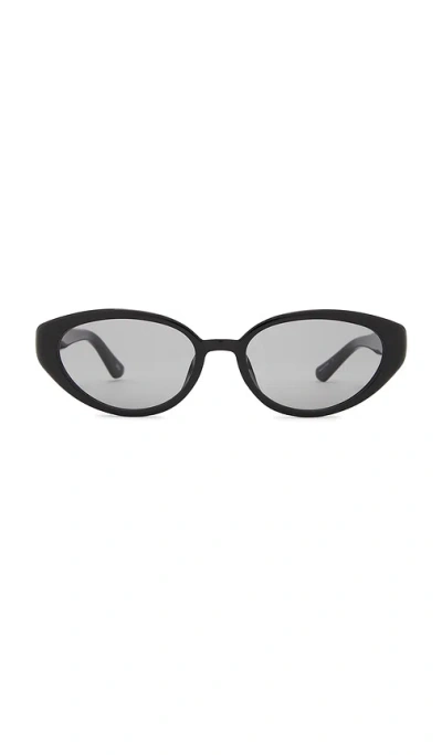 Otra Greta Sunglasses In Black
