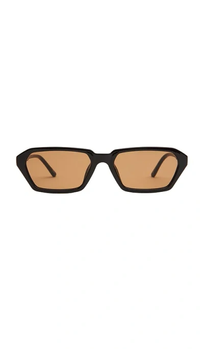 Otra Izzy Sunglasses In Black