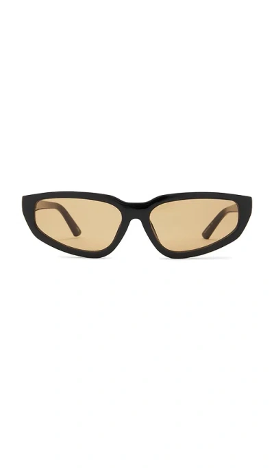 Otra Nikki Sunglasses In Black