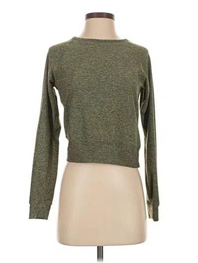 Pre-owned Outdoor Voices Long Sleeve T-shirt In Green