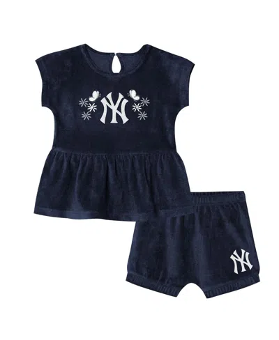Outerstuff Babies' Girls Toddler 2-piece Navy New York Yankees Hop Base Fashion T-shirt And Shorts Set In Blue