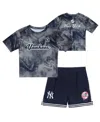 Outerstuff Preschool 2-piece Set Gray New York Yankees Hitter Infielder T-shirts And Shorts In Gray