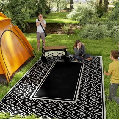Outsunny Reversible Outdoor Rug, 9' X 18' Waterproof Plastic Straw Floor Mat, Portable Rv Camping Carpet, Lar In Black And White Gourd Border