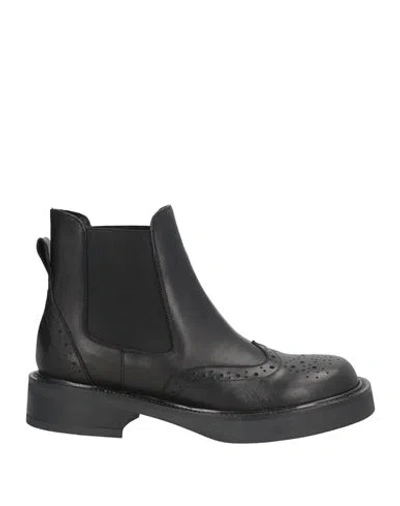 Ovyè Ovyé Woman Ankle Boots Black Size 7 Calfskin