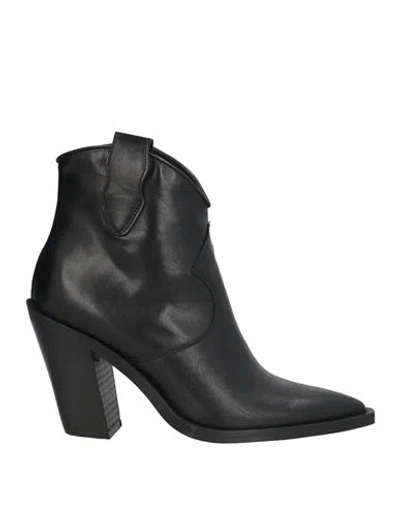 Ovyè Ovyé Woman Ankle Boots Black Size 7 Leather
