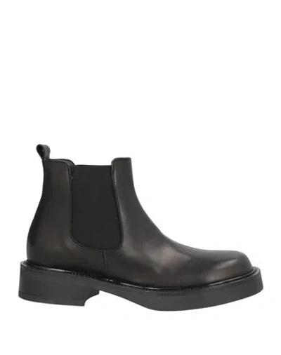 Ovyè Ovyé Woman Ankle Boots Black Size 8 Calfskin