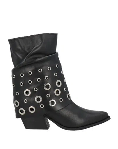 Ovyè Ovyé Woman Ankle Boots Black Size 8 Leather