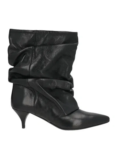 Ovyè Ovyé Woman Ankle Boots Black Size 9 Leather
