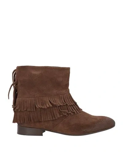 Ovyè Ovyé Woman Ankle Boots Brown Size 7 Leather