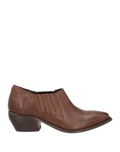 Ovyè Ovyé Woman Ankle Boots Brown Size 8 Goat Skin