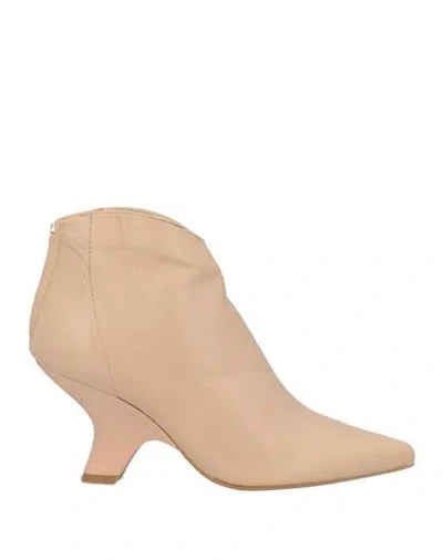 Ovyè Ovyé Woman Ankle Boots Camel Size 8 Leather In Brown