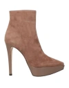 Ovyè Ovyé Woman Ankle Boots Light Brown Size 8 Leather In Beige