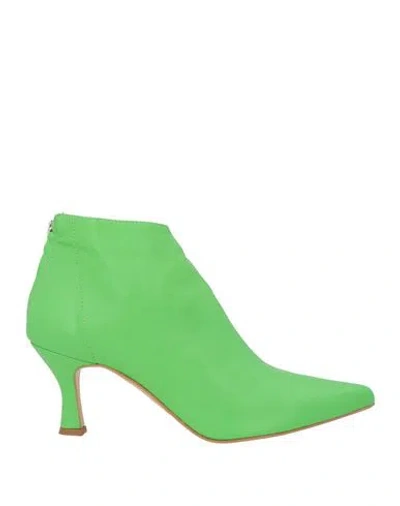 Ovyè Ovyé Woman Ankle Boots Lime Green Size 11 Leather