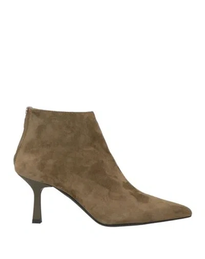 Ovyè Ovyé Woman Ankle Boots Military Green Size 8 Goat Skin