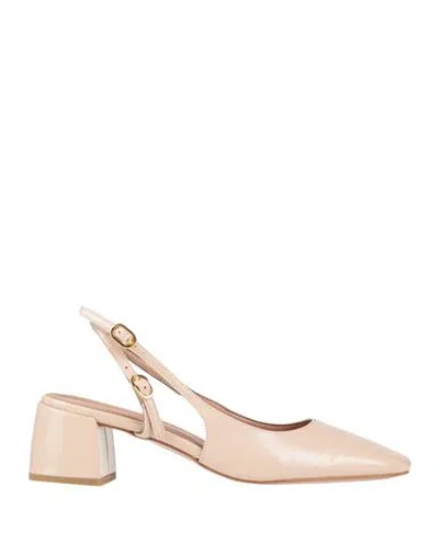 Ovyè Ovyé Woman Pumps Beige Size 7 Leather