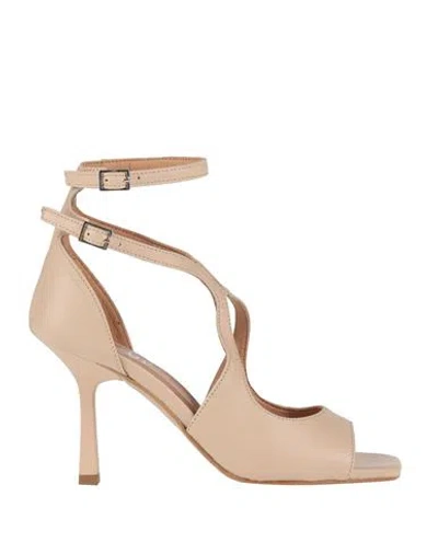 Ovyè Ovyé Woman Sandals Beige Size 8 Leather