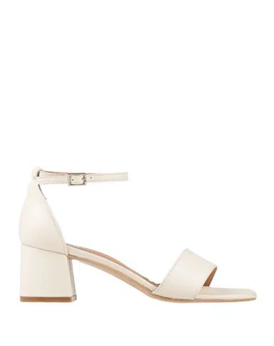 Ovyè Ovyé Woman Sandals Off White Size 7 Leather