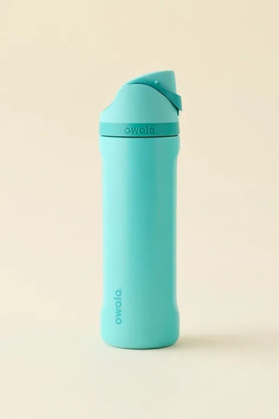 Owala Freesip 24 oz Water Bottle At Urban Outfitters In Green