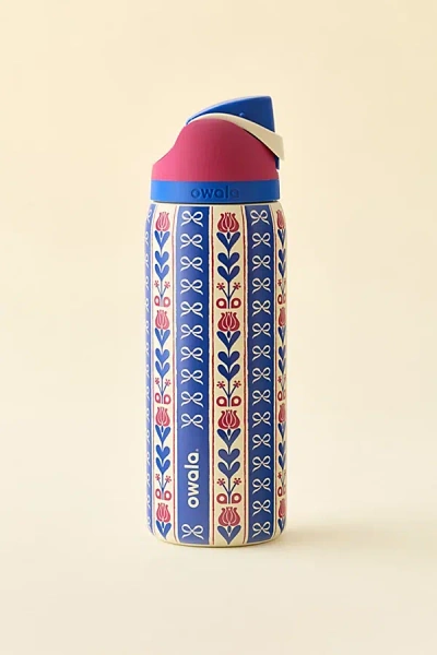 Owala Freesip 32 oz Water Bottle In Holiday Hygge At Urban Outfitters