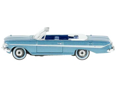 Oxford Diecast 1961 Chevrolet Impala Convertible Jewel Blue Metallic And White With Blue Interior 1/87 (ho) Scale D