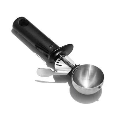 Oxo Gg Classic Swipe Ice Cream Scoop In Black