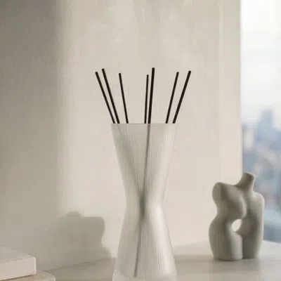 Ozaiz Aiz Reed Diffuser In Cedar & Black Cherry In White