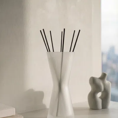 Ozaiz Aiz Reed Diffuser In Oud & Bergamot In Frosted