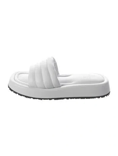 Pre-owned P448 Leather Slides In White