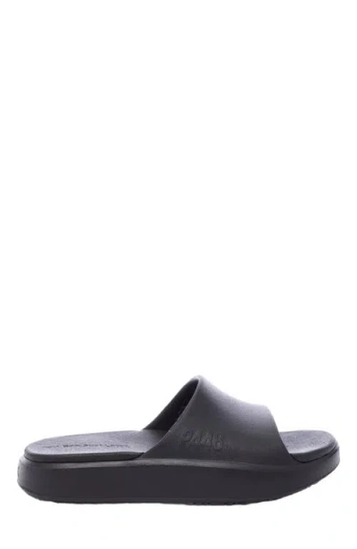 P448 Riviera Slip-on In Black