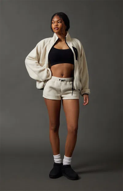 Pac 1980 Women's Active Ski Fleece Aspen Sherpa Sweat Shorts In Ivory In White