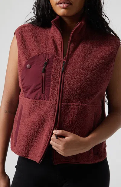 Pac 1980 Women's Active Ski Fleece Back Track Sherpa Vest In Red