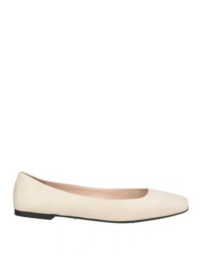 Paciotti Woman Ballet Flats Cream Size 11 Leather In Animal Print