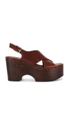 Paige Reid Slingback Platform Sandal In 威士忌色