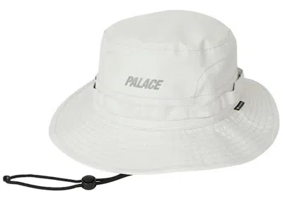 Pre-owned Palace Men's  Goretex Boonie In White