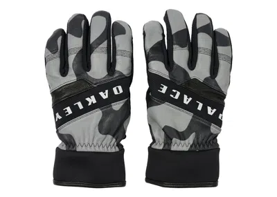 Pre-owned Palace Men's  X Oakley Snow Glove In Black