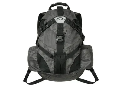 Pre-owned Palace X Oakley Skull Icon Pack In Grey/black