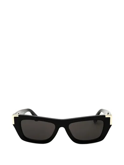 Palm Angels Eyewear Cat-eye Frame Sunglasses In Black