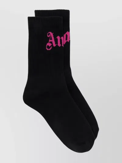 Palm Angels Logo Intarsia Ankle-length Socks In 1032 Black - Fuchsia