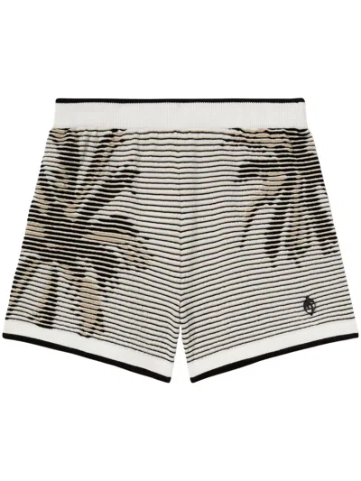 Palm Angels Palms-jacquard Kniited Shorts In 0310 Off White - Black