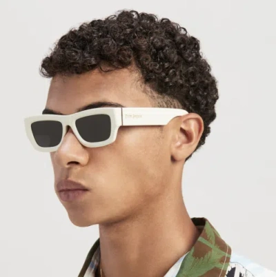 Pre-owned Palm Angels Peri048s24pla0010107 Auberry White Sunglasses