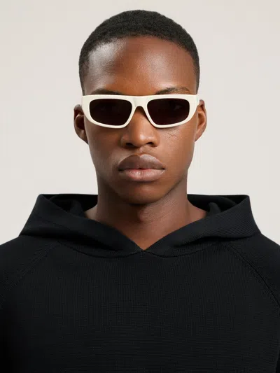 Palm Angels Ventura Black Lens Sunglasses In Shiny White