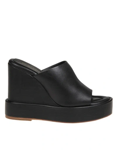 PALOMA BARCELÓ ANGELINA WEDGE SANDAL IN BLACK LEATHER